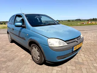 Foto 15 van Opel Corsa 1.0-12V Comfort LAGE KM's 156346 NAP auto is rijbaar geen APK voor onderdelen