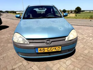 Foto 12 van Opel Corsa 1.0-12V Comfort LAGE KM's 156346 NAP auto is rijbaar geen APK voor onderdelen