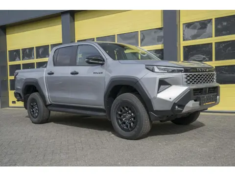 Toyota HiLux 2.8 D-4D MHEV Double Cab Auto 4WD Comfort