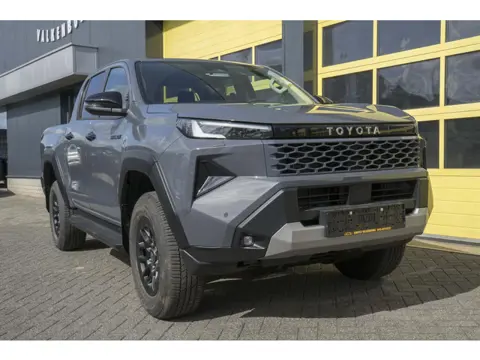 Toyota HiLux 2.8 D-4D MHEV Double Cab Auto 4WD Comfort