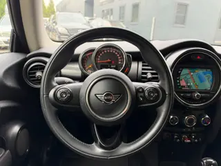 Foto 17 van MINI 3-Deurs 1.5 Cooper Automaat|Airco|Cruise|Navi|Nieuwe APK|