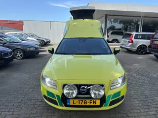 Foto 11 van Volvo V70 D5 AWD Nilsson AMBULANCE / Camper 4 zitplaatsen