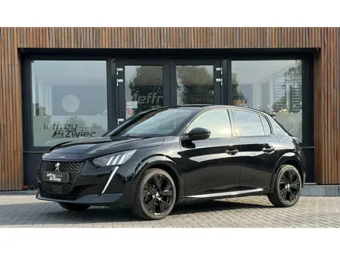 Peugeot 208 1.2 PureTech GT Pack stoelverwarming. led. apple carplay. cruise. pano.