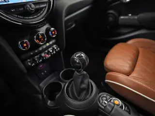 Foto 16 van MINI Cooper 1.5 Cooper Chili Sport (5 DEURS, HARMAN KARDON, DEALER ONDERHOUDEN, BRUIN NAPPA LEDER, U