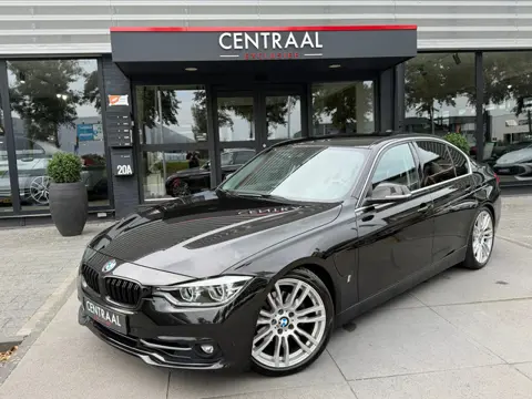 BMW 3-serie 330e High Exe Leder|Navi|252PK|PDC|HUD