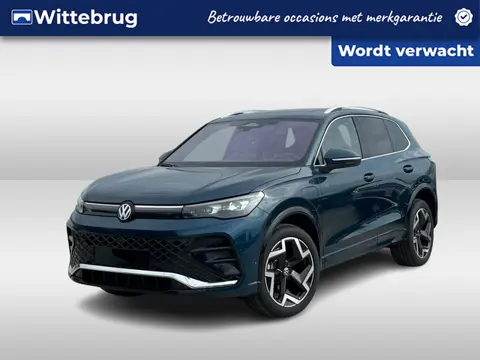 Volkswagen Tiguan 1.5 eHybrid 272pk DSG R-Line Edition / Panoramadak / App-Connect / Voorstoelen met