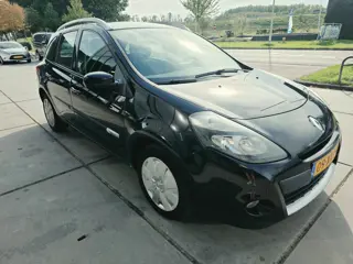 Foto 15 van Renault Clio Estate 1.5 dCi Collection - Clima - Cruise -