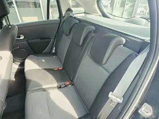 Foto 11 van Renault Clio Estate 1.5 dCi Collection - Clima - Cruise -
