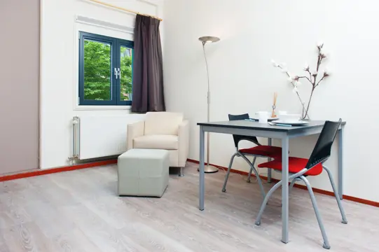 Woning aan de Overschiestraat te Amsterdam