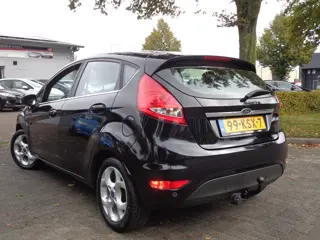 Foto 13 van Ford Fiesta 1.6i 16V Titanium 2Eig.Dealer Onderhoud