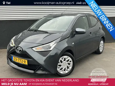 Toyota Aygo 1.0 VVT-i x-play limited Achteruitrijcamera, NL-auto, Nieuw geleverd en dealeronderhoude