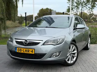 Opel Astra 1.6 Turbo Cosmo CLIMA / CRUISE / LEDER / PDC