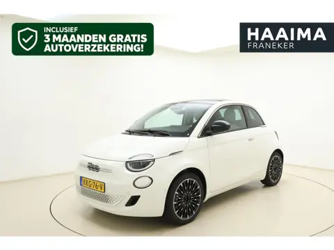 Fiat 500e La Prima 42 kWh | Glazen dak | Cruise control | Camera | Elektrisch verstelbare spiegels