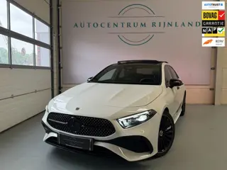 Mercedes-Benz A-klasse 180 AMG Black Line, Automaat, Panoramadak, Navi, Camera