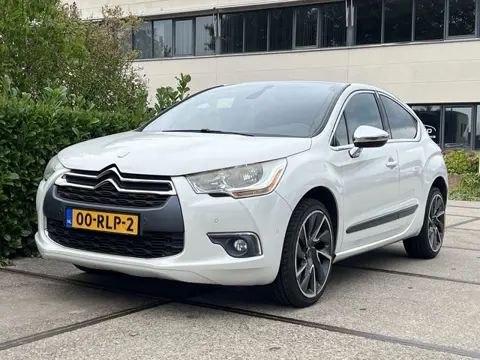Citroën DS4 1.6 THP Sport Chic |NIEUWE DISTRIBUTIE|TREKHAAK|LEDER|DENON SOUND| APK TOT 23-09-2027|