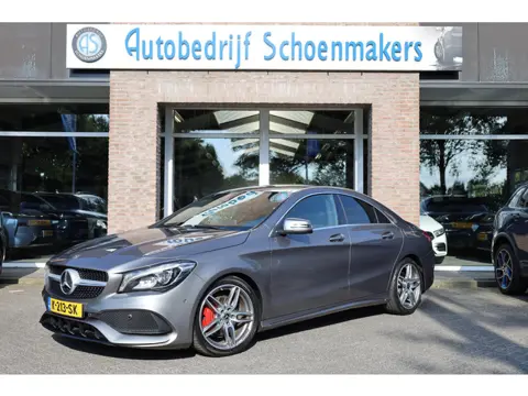 Mercedes-Benz CLA-klasse 200 ZWARTE-STERRENHEMEL STOELVERW. STUURFLIPPERS SFEERVERL. LEER/ALCANTARA 