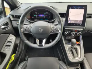 Foto 18 van Renault Clio 1.6 E-Tech Full Hybrid 145 esprit Alpine | Bose Audio | Dode Hoek Detectie | Groot Navi