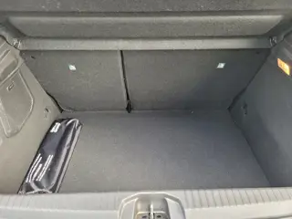 Foto 13 van Renault Clio 1.6 E-Tech Full Hybrid 145 esprit Alpine | Bose Audio | Dode Hoek Detectie | Groot Navi