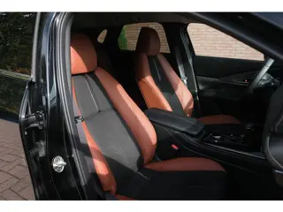 Foto 15 van Mazda CX-30 2.5 e-SkyActiv-G M Hybrid 140pk Aut. Nagisa - Head-up display - Bose - Adaptieve cruise