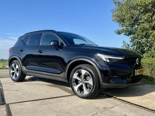 Foto 12 van Volvo XC40 2.0 B4 Plus Dark (bj 2024, automaat)