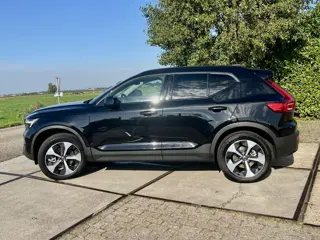 Foto 17 van Volvo XC40 2.0 B4 Plus Dark (bj 2024, automaat)