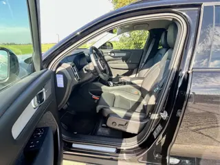Foto 18 van Volvo XC40 2.0 B4 Plus Dark (bj 2024, automaat)