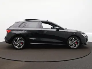 Foto 11 van Audi A3 45 TFSI 272pk e S edition Competition | Panoramadak | Sonos | Camera | Head up | Elek. bedie