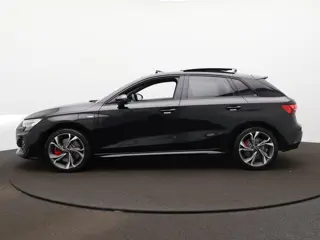 Foto 17 van Audi A3 45 TFSI 272pk e S edition Competition | Panoramadak | Sonos | Camera | Head up | Elek. bedie
