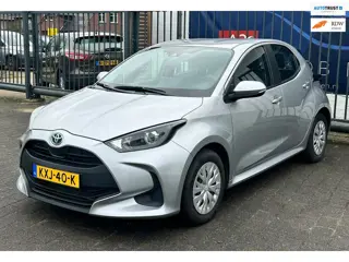 Toyota Yaris 1.5 Hybrid 115 Business / FABRIEKSGARANTIE / APPLE CARPLAY / CAMERA / CRUISE CONTROL