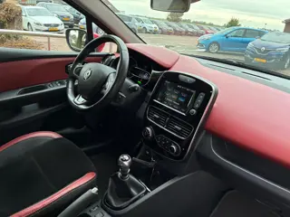 Foto 15 van Renault Clio Estate 1.2 TCe Intens | Half leder + Cruise + Clima nu € 5.975,-!!!