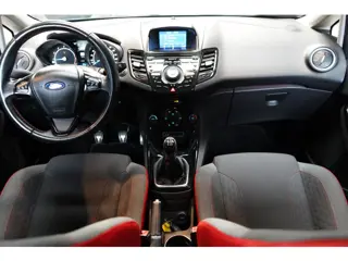 Foto 20 van Ford Fiesta 1.0 EcoBoost Red/Black Edition | CRUISE | PDC | NAP | AIRCO | APK