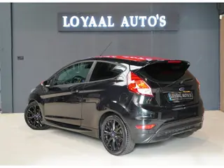 Foto 16 van Ford Fiesta 1.0 EcoBoost Red/Black Edition | CRUISE | PDC | NAP | AIRCO | APK
