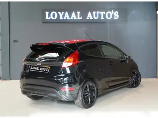 Foto 14 van Ford Fiesta 1.0 EcoBoost Red/Black Edition | CRUISE | PDC | NAP | AIRCO | APK