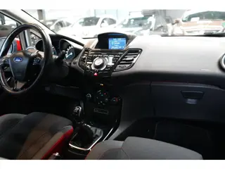 Foto 12 van Ford Fiesta 1.0 EcoBoost Red/Black Edition | CRUISE | PDC | NAP | AIRCO | APK