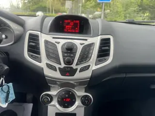 Foto 12 van Ford Fiesta 1.25 Titanium Leer Climate 1e eigen. (bj 2012)