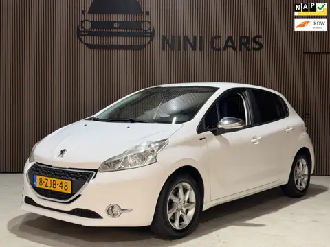 Peugeot 208 1.2 VTi Style Riem vervangen.