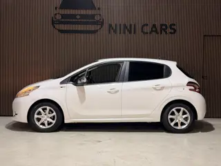 Foto 19 van Peugeot 208 1.2 VTi Style Riem vervangen.