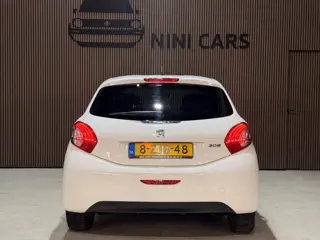 Foto 16 van Peugeot 208 1.2 VTi Style Riem vervangen.