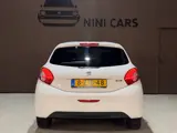 Foto 26 van Peugeot 208 1.2 VTi Style Riem vervangen.