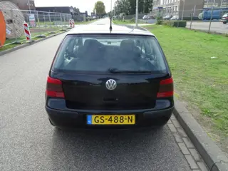 Foto 16 van Volkswagen Golf 1.4-16V