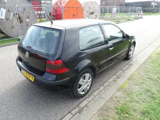 Foto 15 van Volkswagen Golf 1.4-16V