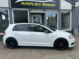 Foto 17 van Volkswagen Golf 1.2 TSI R-LINE / CLIMAT / PANODAK /PDC / STOELVW