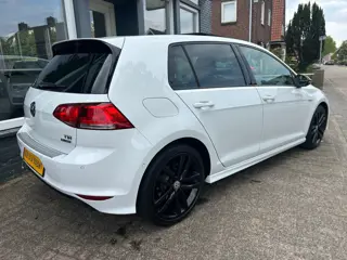 Foto 16 van Volkswagen Golf 1.2 TSI R-LINE / CLIMAT / PANODAK /PDC / STOELVW
