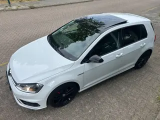 Foto 12 van Volkswagen Golf 1.2 TSI R-LINE / CLIMAT / PANODAK /PDC / STOELVW