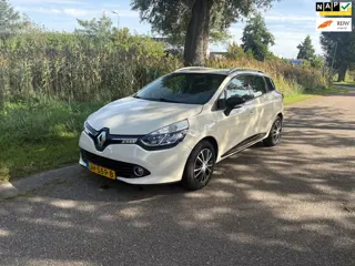 Foto 11 van Renault Clio Estate 1.2 Dynamique Airco Pdc Achter Cruise Navi Automaat Mist Lampen Voor