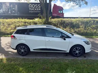 Foto 13 van Renault Clio Estate 1.2 Dynamique Airco Pdc Achter Cruise Navi Automaat Mist Lampen Voor