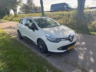 Foto 12 van Renault Clio Estate 1.2 Dynamique Airco Pdc Achter Cruise Navi Automaat Mist Lampen Voor