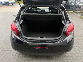 Foto 14 van Peugeot 208 1.2 PureTech Urban Soul | nieuwe Distributie.