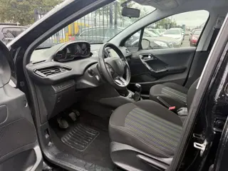 Foto 13 van Peugeot 208 1.2 PureTech Urban Soul | nieuwe Distributie.