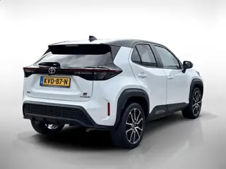 Foto 18 van Toyota Yaris Cross 1.5 Hybrid GR Sport | Pano dak | HUD | Achteruitrij camera | Parkeersensoren |
